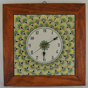 OROLOGIO “PENNE DI PAVONE VERDE” CON CORNICE ANTICATA DA CM. 34