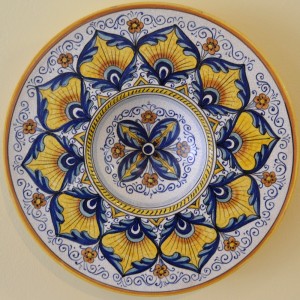 PIATTO DA PARETE ANTICO A CAPPELLO CM. 30